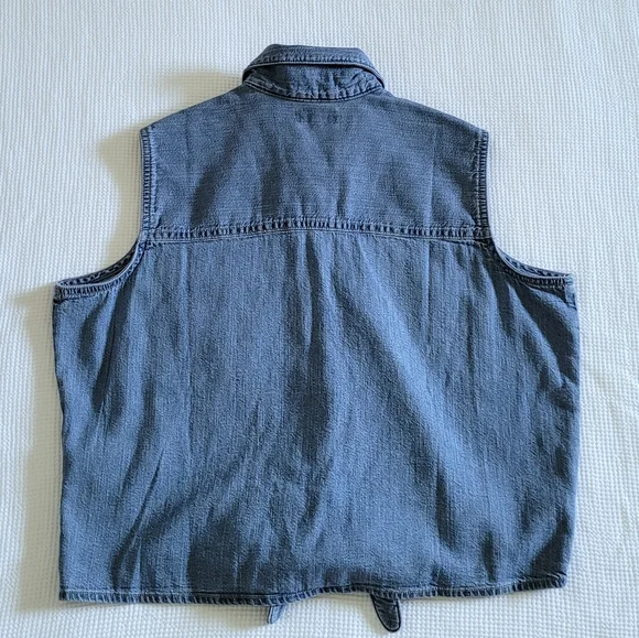 ✨️HP✨️ Levi's Rumi Cotton Denim Shirt - NWT - Picture 2 of 13
